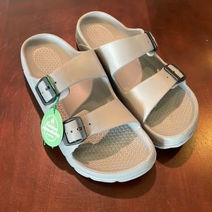 NWT gray buckle sandals